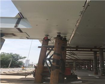 海拉爾高架橋，頂橋施工中